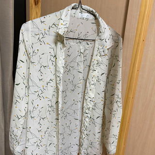 可愛い葉っぱシャツ