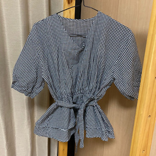 ウエストが細くみえるシャツ