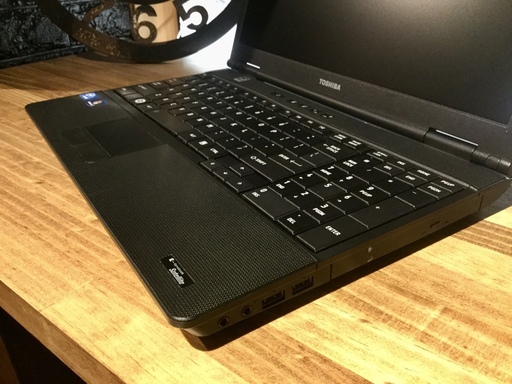 売却済み。ご覧頂きありがとうございました。【一宮でWindows10搭載機！東芝　新品SSD搭載機】一宮市のパソコンさぽーとMr.Carnival（ミスカニ）です！PC修理・販売、iPhone&iPad修理店【PayPay&メルペイ使えます！】店頭在庫PCのご紹介です！受け渡しは店舗にて(^^)/【TOSHIBA Dynabook Satellite 黒 RAM4GB/新品SSD120GB】