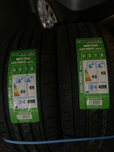 タイヤ、ホイール 225/45R18