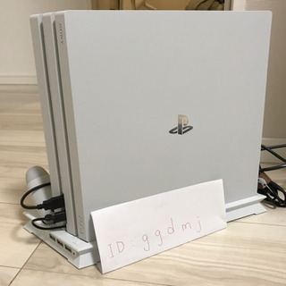取引中　プレステ4 Ｐｒｏ　１TB プレステＶＲセット