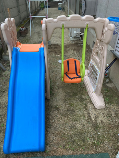 大人気の滑り台ブランコ