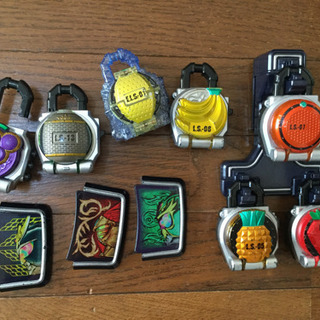 仮面ライダーガイム  ベルト、ソニックアロー、ロックシードの画像