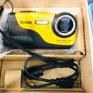 Kodak 防水カメラ（保証残4年）+SD16GB+Colemanカメラケースの画像