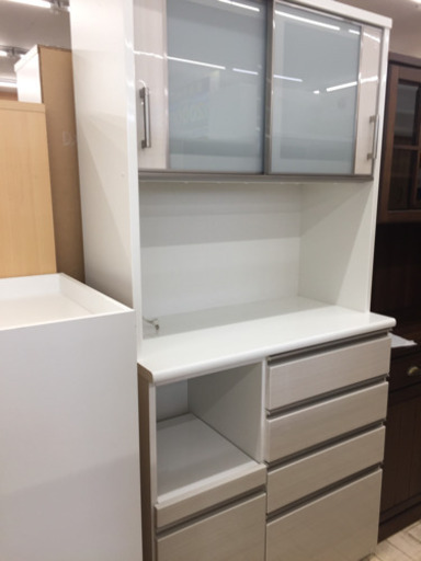 1/10東区和白   定価168,000  2面レンジボード   ソフトクロージングレール