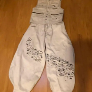 寅壱限定ハローキティ作業着上下セットの画像