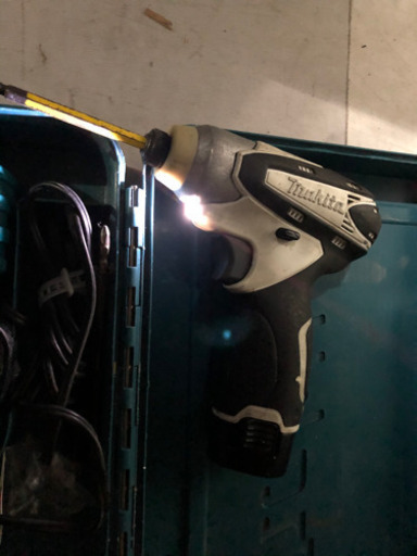 マキタ　インパクトドライバー　セット　10.8V
