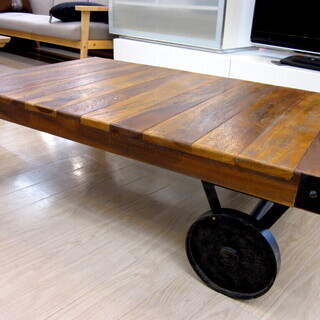 東谷(アズマヤ)のトロリーテーブルです！