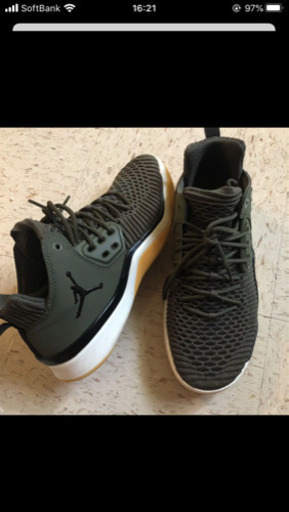 Air Jordan カーキ　27.5センチ　中古美品