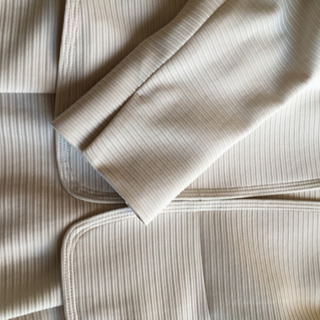 新品未使用タグ付き23区スーツの画像