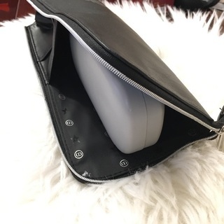 ⑧DIORのポーチの画像