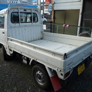 軽専門在庫５０台　平成１０年　サンバートラック　４WD　６万円　諸経費込７万円　車検令和２年５月　５速マニュアルの画像
