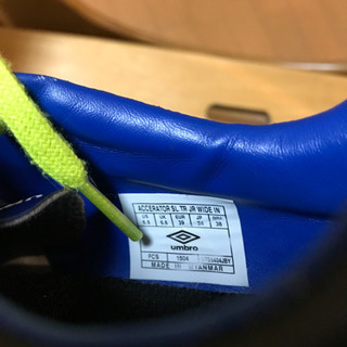 umbro  サッカー室内で使用シューズ24cmの画像