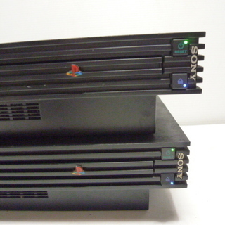 ソニー（SONY）Ｐｓ２　２台セット　SCPH－10000/SCPH－15000　本体のみ　故障有り　部品取りの画像