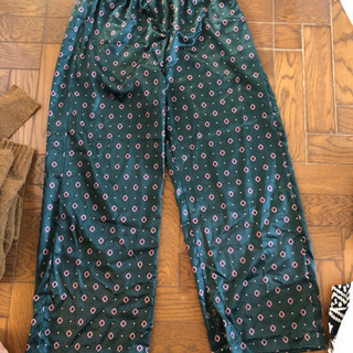 川口春奈着用パンツの画像