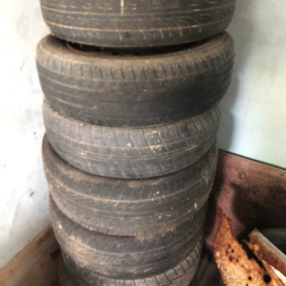 廃タイヤ　　ジャンク　廃車　鉄屑　あげます