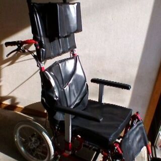 ＫＡＷＡＳＡＫＩティルド式車椅子の画像