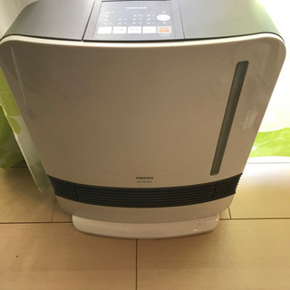 セラミックフアンヒーター（加湿器内蔵型）の画像