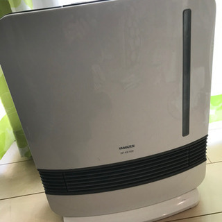 セラミックフアンヒーター（加湿器内蔵型）