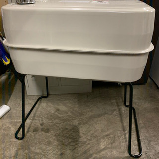 688☆　大型　灯油タンク　屋内タンク　おそらく70～90Lタンク