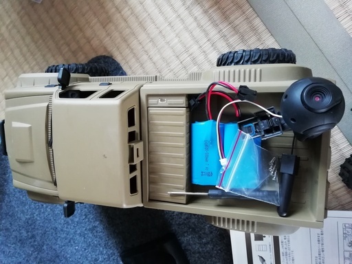 ラジコンカーREMOKING トラック 1/16 2.4GHz 4WD タイヤ 交換可能 480P Wi-Fi FPV カメラ付リアル