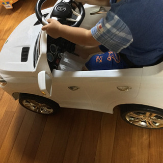 子ども用おもちゃ　電動カーの画像