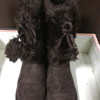茶色のモコモコブーツ　　ゆったり23cm
