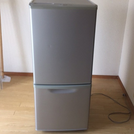 一人用パナソニック冷蔵庫１３８リットル　NR-B144W-S