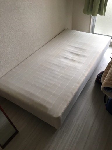シングルベッド