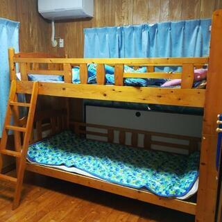 棚付き二段ベッド 敷布団もセット！の画像