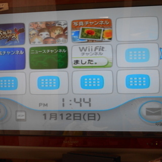 wii　本体（稼働確認）　中古　リモコンジャンクの画像