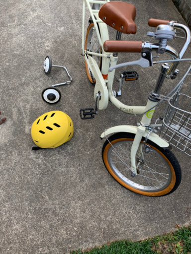 自転車　子供　ヘルメット付き