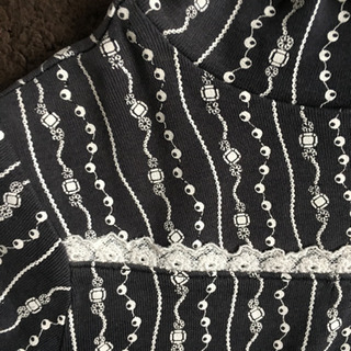 110 a.v.v ハイネックTシャツの画像