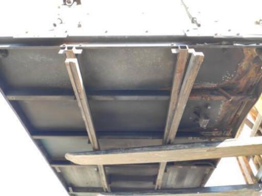 サビの多いコンテナ　通常使用には問題なし　状態はジャンク品に近い　コンテナになります　物置　箱