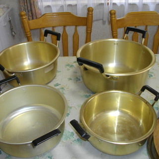 アルミ製　鍋　4点　取りに来れる方　差し上げます。　IHに変え不要になりました。の画像