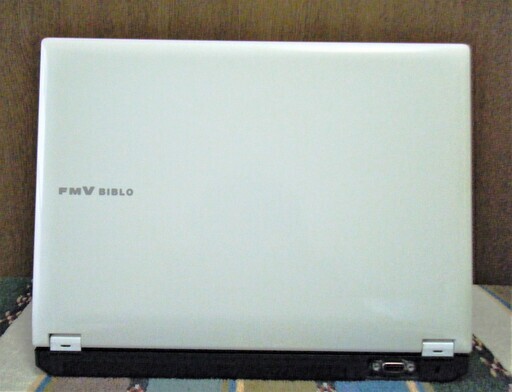 ?新年特価?13.3型/アーバンホワイト /高性能?i3/メモリ4GB♪/大容量！HDD320GB/MS Office 2016?✎/