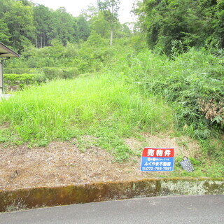 猪名川町木津建築条件なし１２０坪