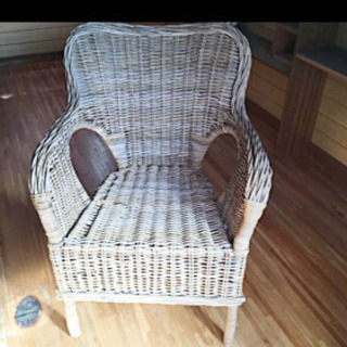 IKEAラタンチェア4脚の画像