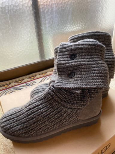 【お値下げしました】UGGのグレーのブーツです