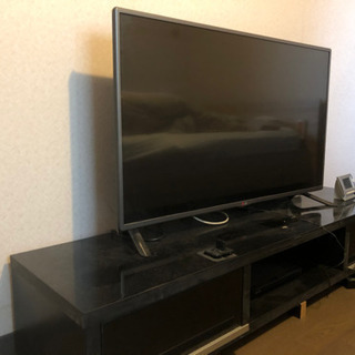 液晶テレビとテレビ台とDVDプレイヤー