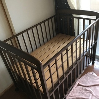 ベビーベッドの画像