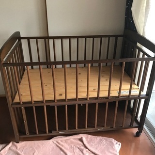 ベビーベッドの画像