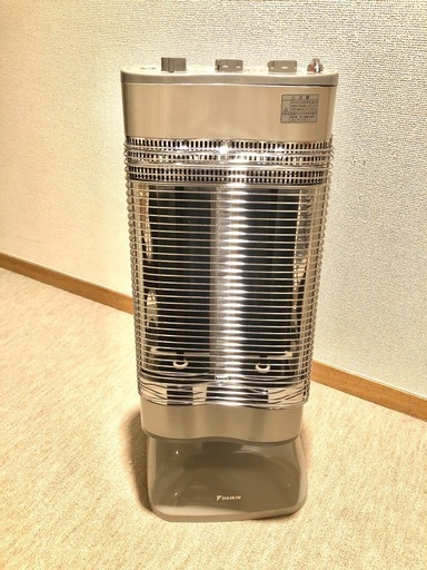 遠赤外線暖房機　ダイキンセラムヒート　ERFT11NS