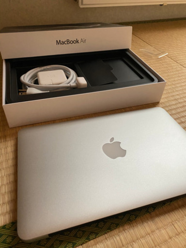 【早い方優先】MacBook Air Mid2011