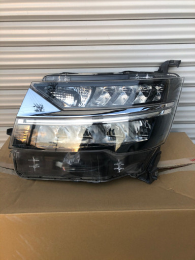 ダイハツ　ムーヴLA150S純正左ヘッドライト