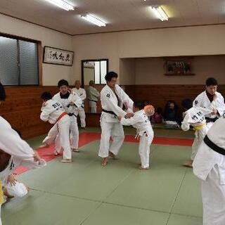 柔道！5才児～大人まで大歓迎！(未就学児は全て無料):池袋/新宿に近い！男女別更衣室（各シャワー付）！エアコン完備！駐車場一部有り！椎名町駅、落合南長崎駅、東長崎駅 最寄りの柔道場！！気軽に遊びに来て下さい。 の画像