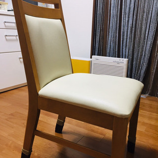 ダイニングチェアの画像