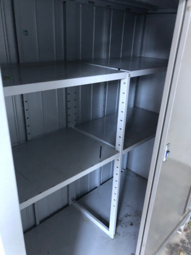 イナバ物置　お売りします。