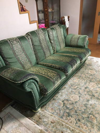 イタリア家具ソファーお安くしました。