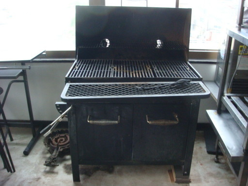 引き取り限定　パーティーで必ず活躍します。バーベキューコンロ　かなり肉が焼けます。